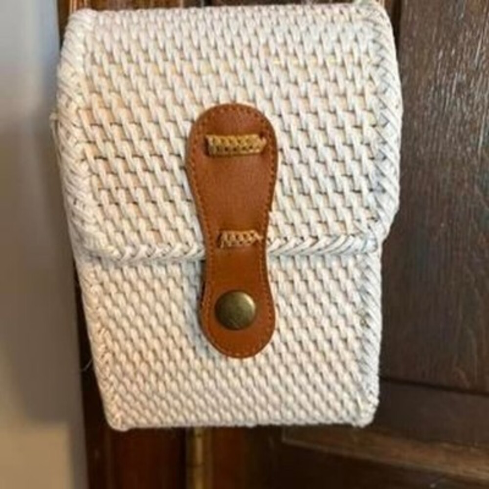 Cream Woven Straw Crossbody Bag with Leather Strap - Boho Festival Style - Picture 2 of 4